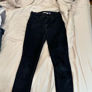 Black Levi’s high rise skinny